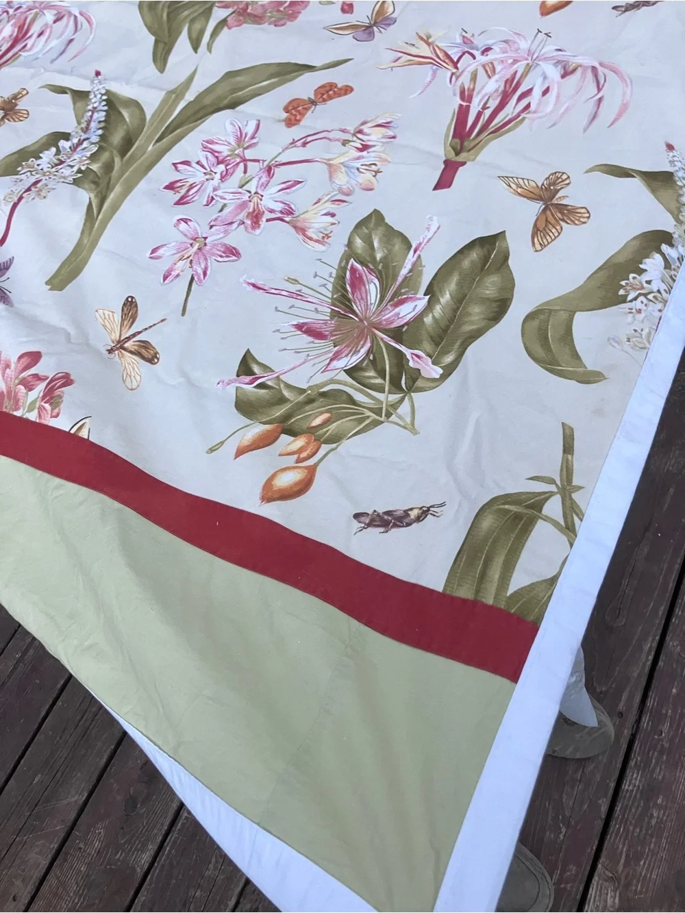 Botanical print table cloth perfect for display table 45 x 44”